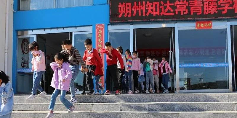 ‘AG亚娱集团’
平鲁消防开启“消防小课堂”(图3)