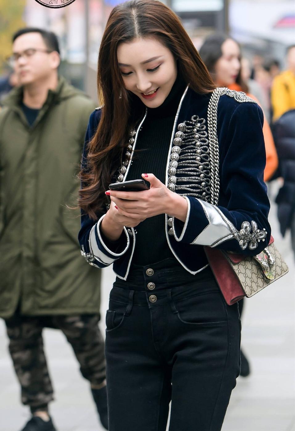 Dropbox上市首日股价涨幅高达36%，市值超过120亿美元【AG亚娱集团官方】