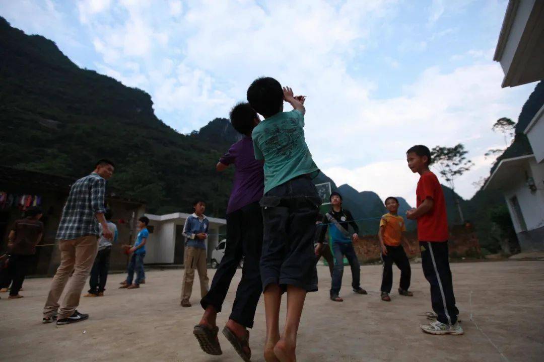 ‘AG亚娱集团’
99公益日 如何写出10W+新媒体流传文案？大咖线上课相识一下(图3)