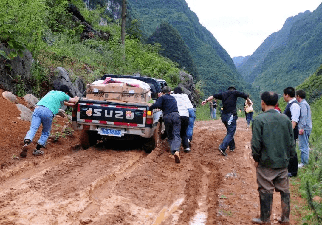 ‘AG亚娱集团’
99公益日 如何写出10W+新媒体流传文案？大咖线上课相识一下(图8)