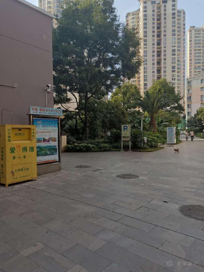 AG亚娱集团官方-迷你消防车开进老小区 开路先锋攻狭窄路(图4) ag亚娱官网